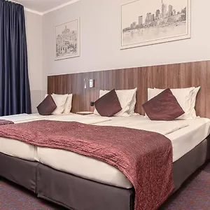 Ramada By Wyndham Frankfurt Station Отель Франкфурт-на-Майне